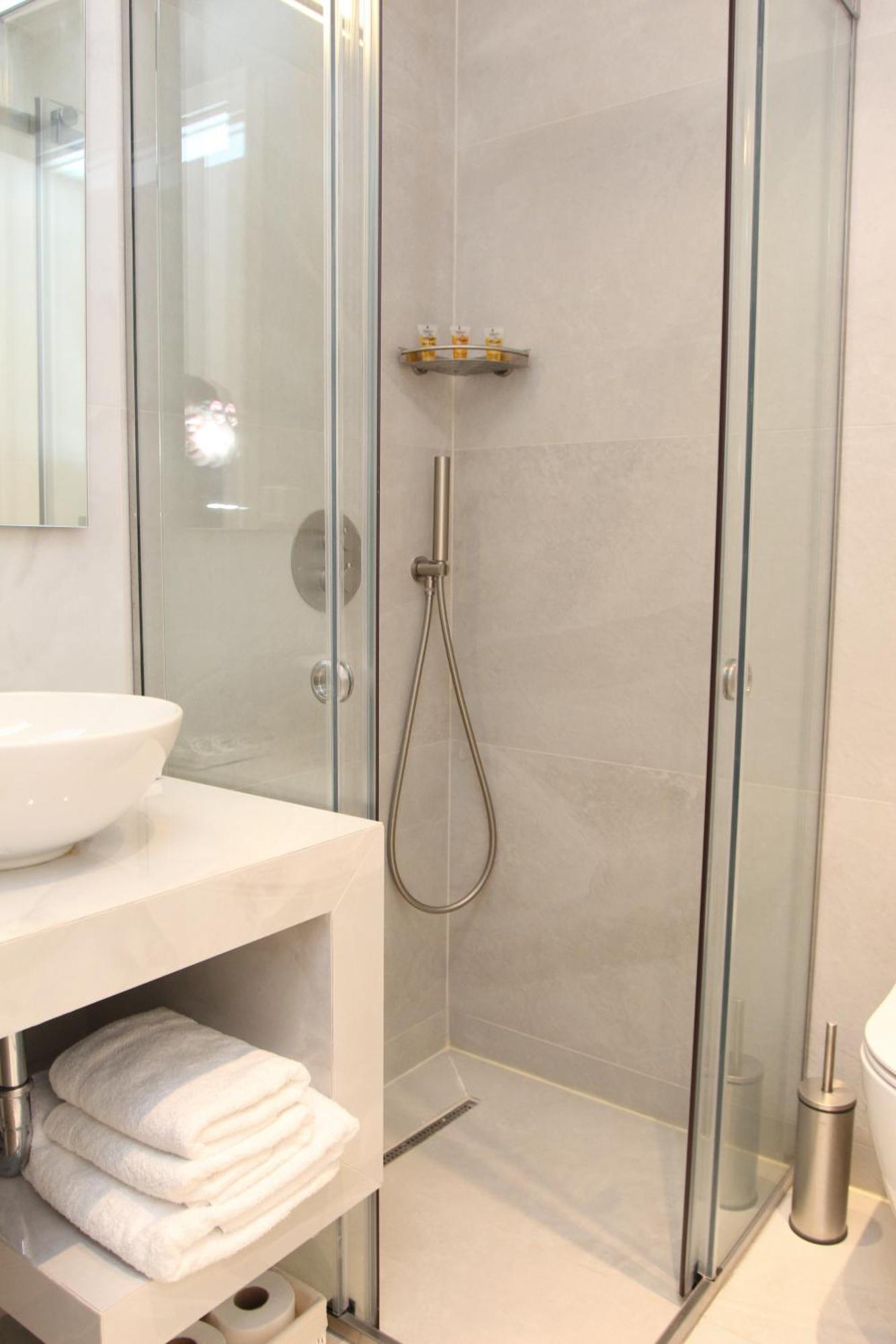Central Metropolis Luxury Living Atina Dış mekan fotoğraf