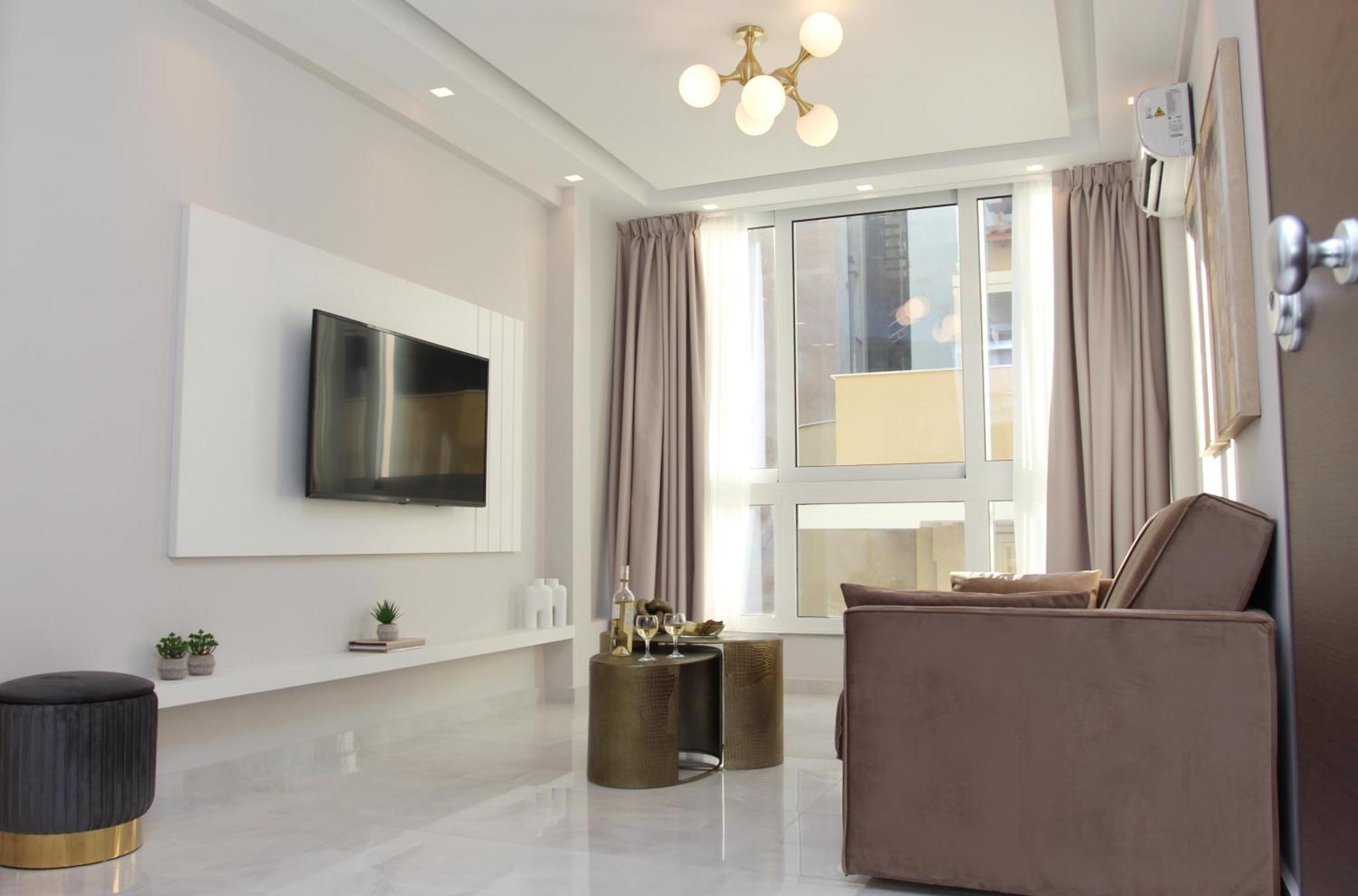 Central Metropolis Luxury Living Atina Dış mekan fotoğraf